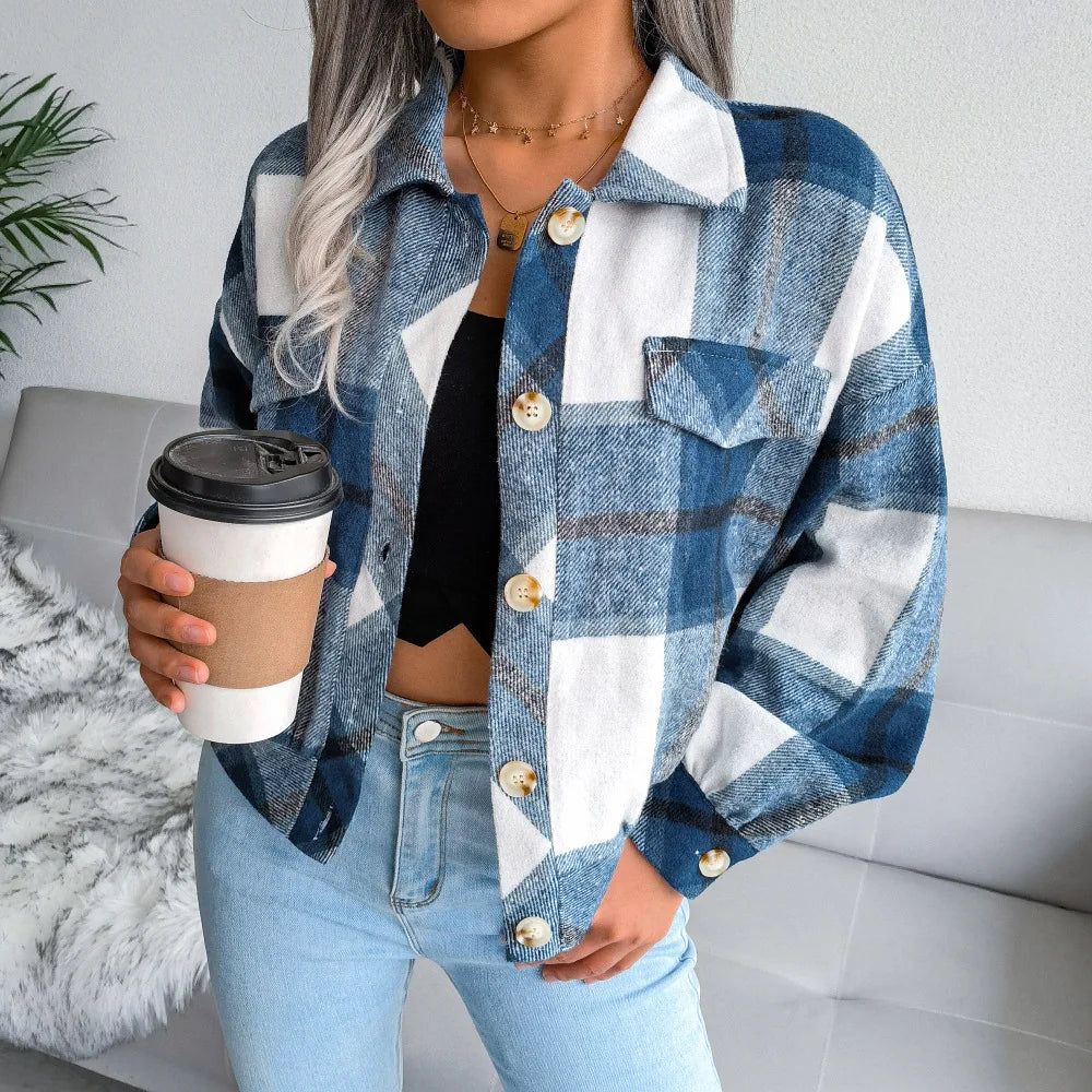 Women's Plaida Street Jacket – Stylish and Versatile Outerwear.